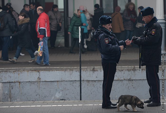 Преступность общественной безопасности и общественного порядка. Полиция на вокзале. Полицейский Ярославского вокзала. Милиция на вокзале. Милиция Белоруссии на вокзалах.