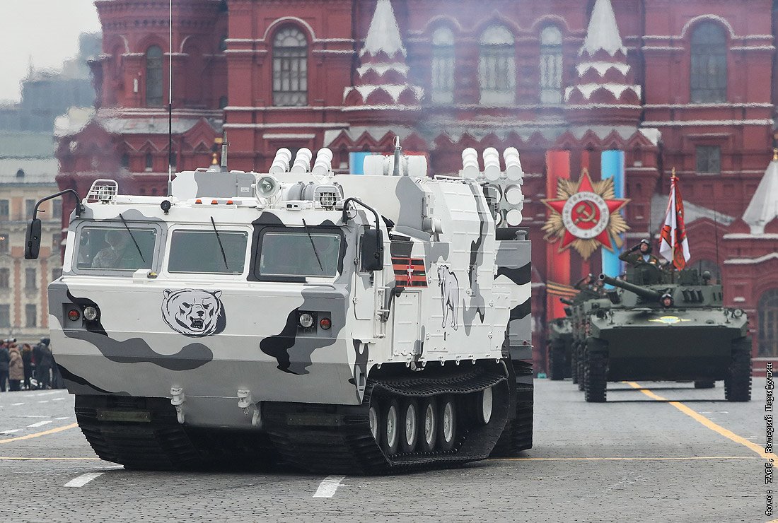 Военная техника России на параде