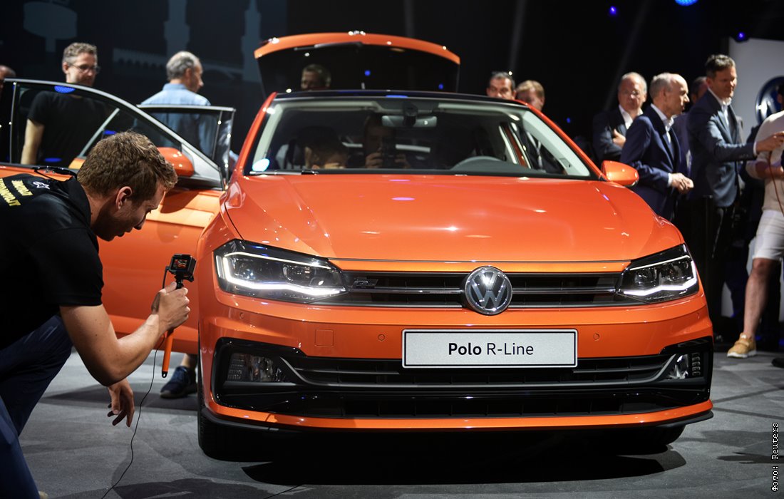 Фольксваген поло 6. Volkswagen Polo 6 поколения. Поло 6 поколения седан. VW Polo 6 поколение. Volkswagen Polo шестого поколения.