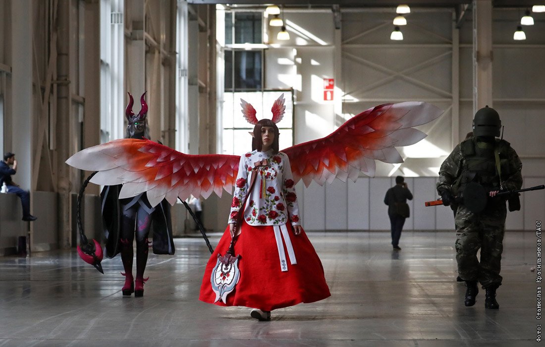 Косплей в москве. Комикон раша 2019. Комик кон Москва 2022. Комик кон Россия 2020. Фестиваль комикон.