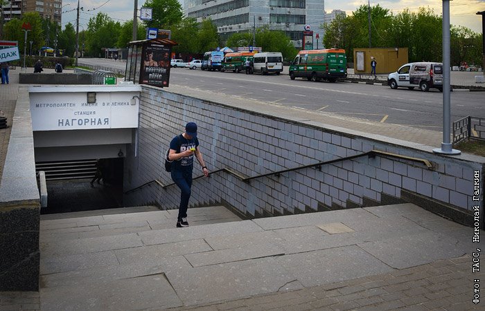 Метро нагорная. Метро Нагорная Москва. Московский метрополитен станция Нагорная. Станция метро Нагорная Москва. Метро Нагорная улица Нагорная.