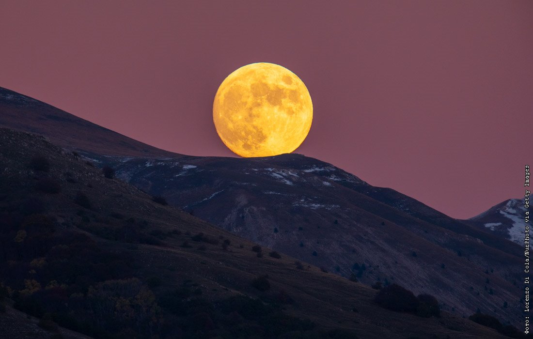 Estrella cerca de la luna hoy