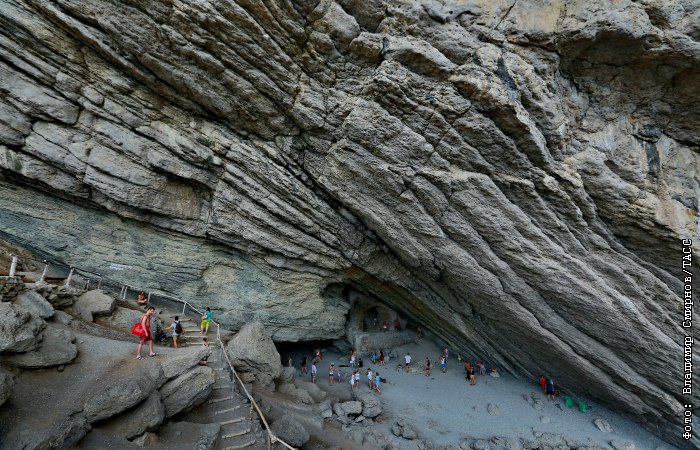 Плачущие скалы симферопольский район фото