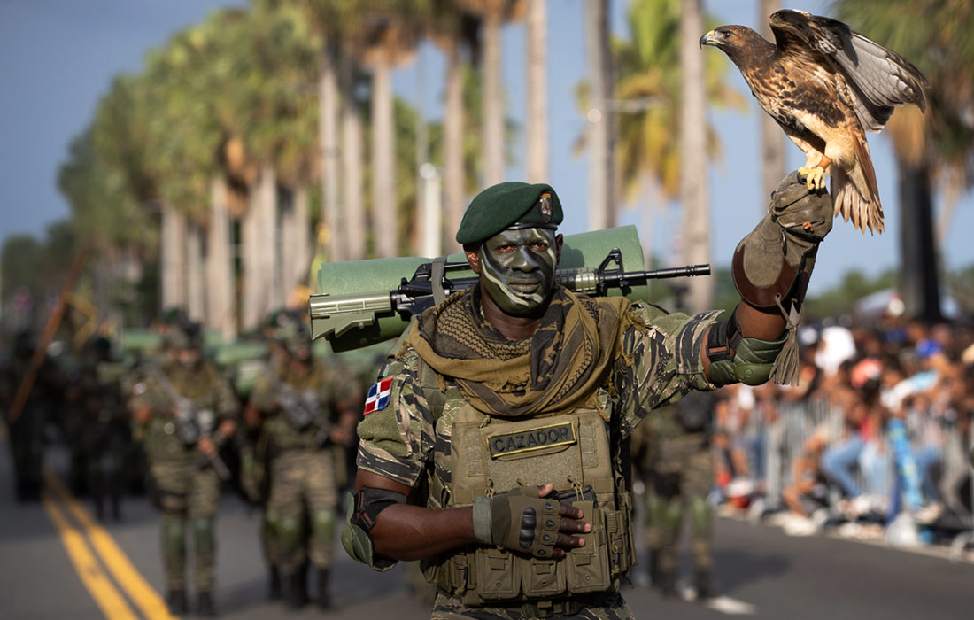 Военный парад в честь 180-й годовщины Дня независимости Доминиканской Республики в Санто-Доминго