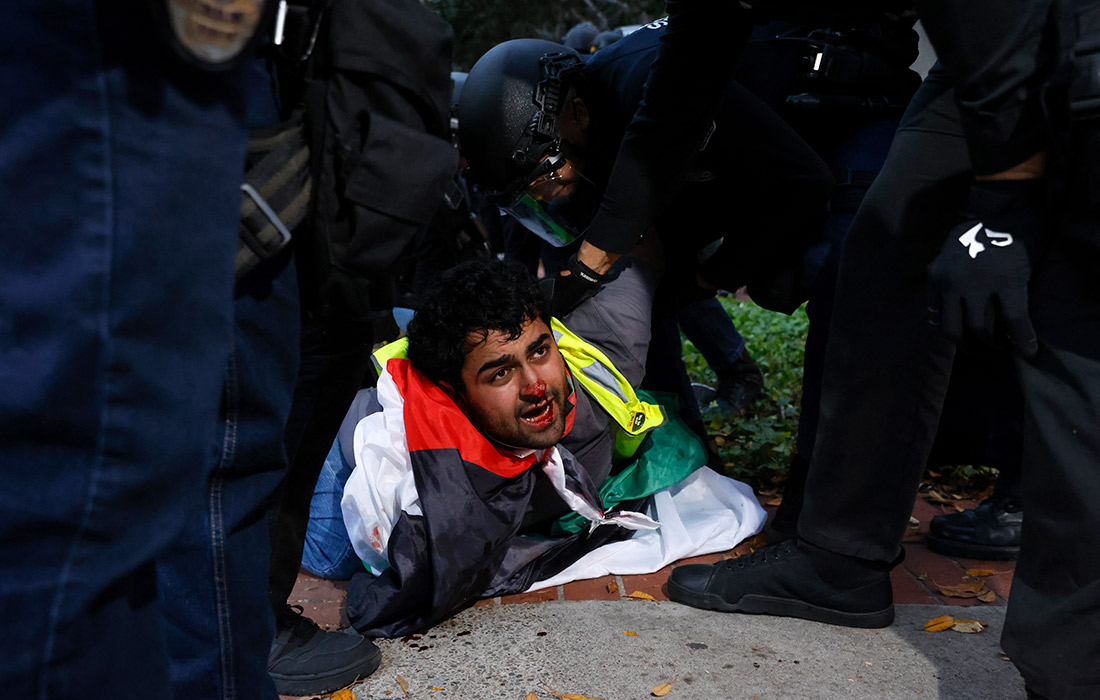 Столкновения с полицией во время пропалестинского митинга в кампусе Калифорнийского Университета