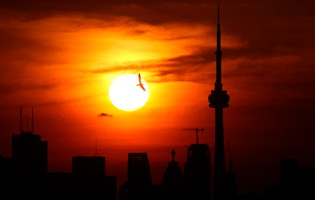 Закат в Торонто