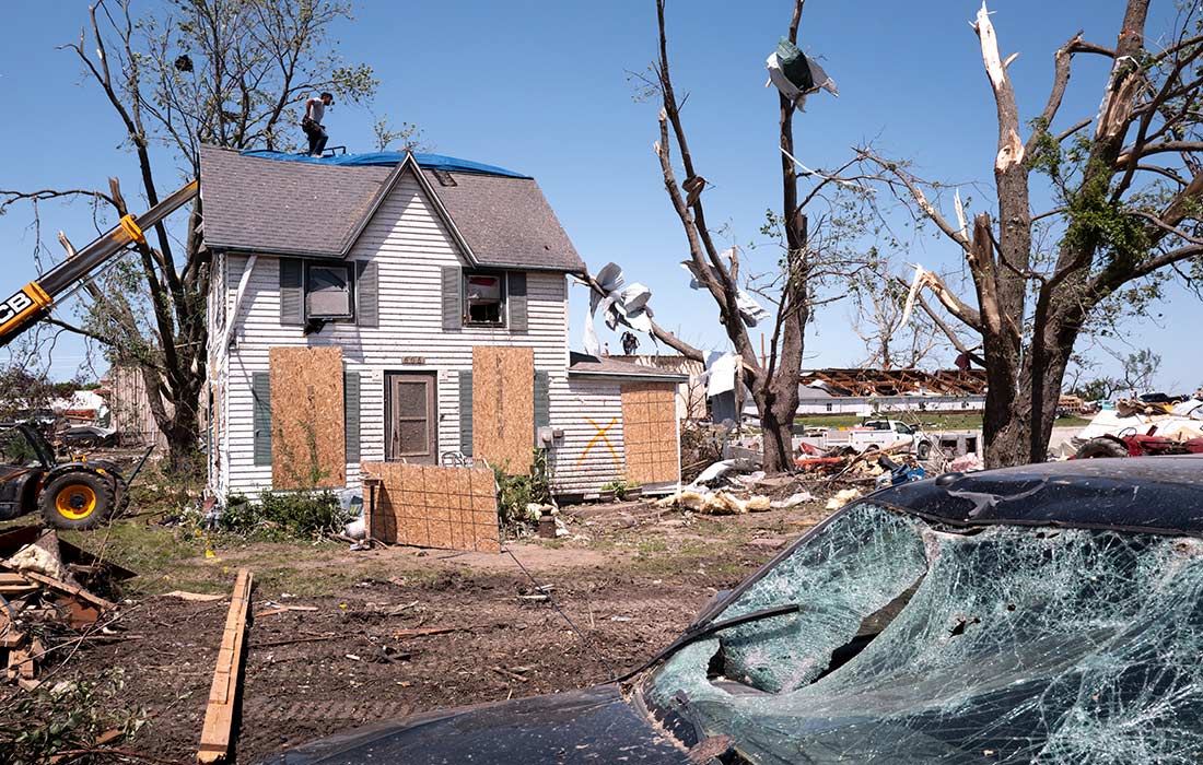 Последствия торнадо в Айове, США