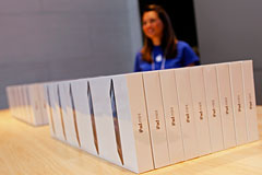Bloomberg      iPad
