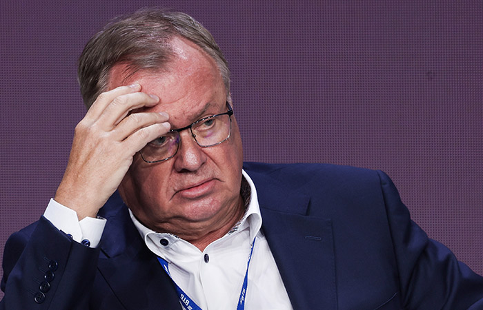Глава ВТБ Костин не видит оснований для повышения ставки Банка России