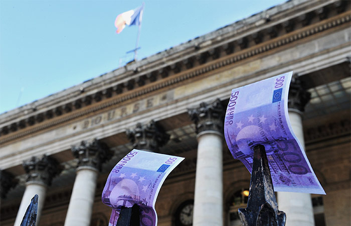 Рынок акций Франции упал на 6% за неделю и стал стоить меньше британского