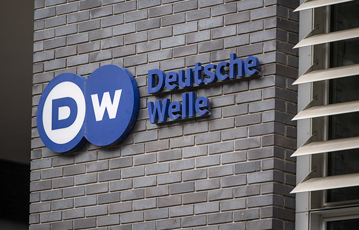        Deutsche Welle  British Council