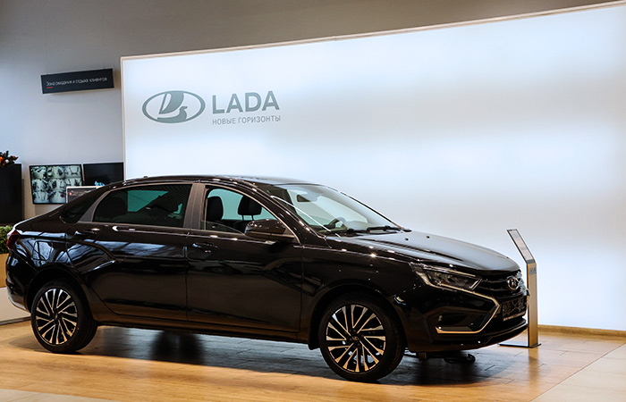     17 Lada Aura